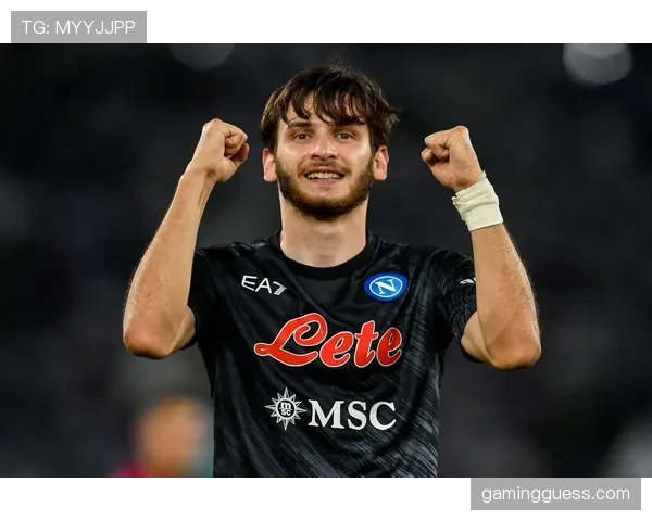 多家媒体透露，前皇马主帅安切洛蒂成为巴黎圣日耳曼新帅热门人选